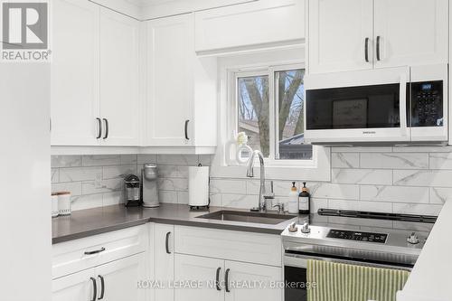 151 Catherine Street, Fort Erie (332 - Central), ON - Indoor Photo Showing Kitchen