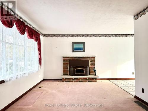 5 Edith Drive, Oro-Medonte (Prices Corners), ON - Indoor Photo Showing Other Room With Fireplace