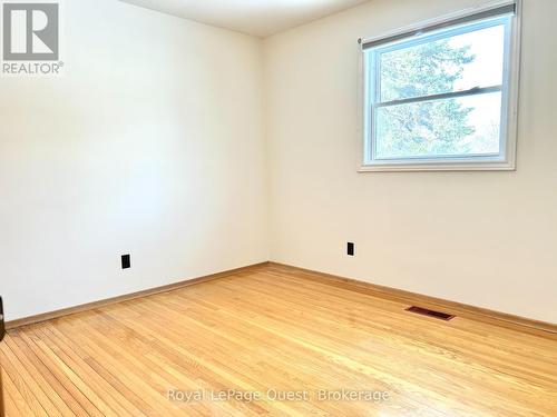 5 Edith Drive, Oro-Medonte (Prices Corners), ON - Indoor Photo Showing Other Room