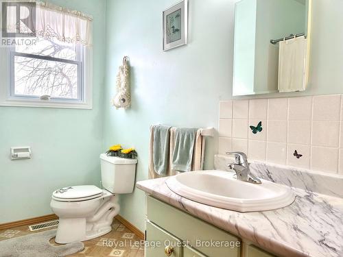 5 Edith Drive, Oro-Medonte (Prices Corners), ON - Indoor Photo Showing Bathroom