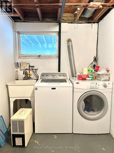 5 Edith Drive, Oro-Medonte (Prices Corners), ON - Indoor Photo Showing Laundry Room