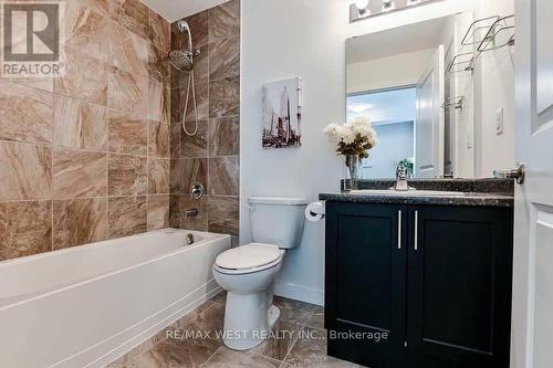 115 - 35 Southshore Crescent, Hamilton, ON - Indoor Photo Showing Bathroom