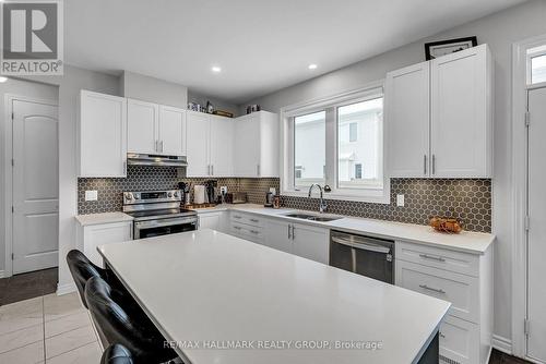 154 Aubrais Crescent, Ottawa, ON - Indoor Photo Showing Kitchen With Double Sink