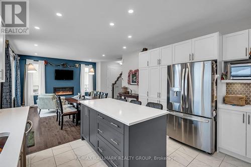 154 Aubrais Crescent, Ottawa, ON - Indoor Photo Showing Kitchen With Stainless Steel Kitchen With Upgraded Kitchen