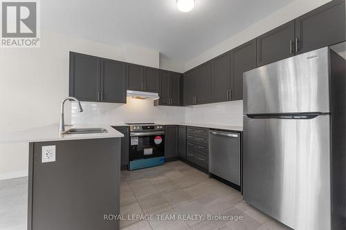 349 Appalachian Circle, Ottawa, ON - Indoor Photo Showing Kitchen With Stainless Steel Kitchen