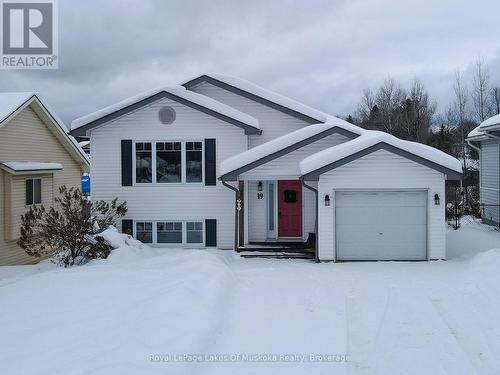 19 Cairns Crescent, Huntsville (Chaffey), ON - Outdoor With Facade