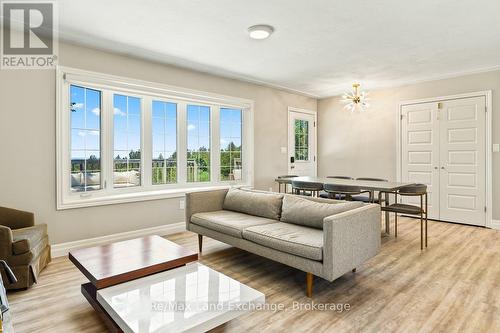 248 Bruce Road 23 Road, Kincardine, ON - Indoor Photo Showing Living Room