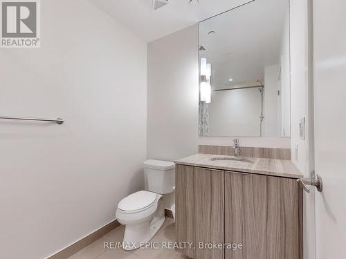 409 - 955 Bay Street, Toronto, ON - Indoor Photo Showing Bathroom