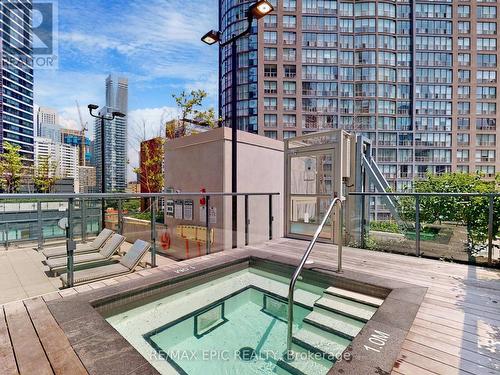 409 - 955 Bay Street, Toronto, ON - Outdoor With In Ground Pool