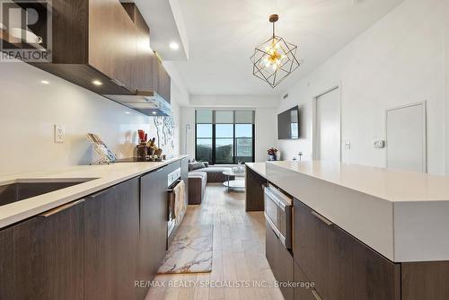 609 - 12 Bonnycastle Street, Toronto, ON - Indoor Photo Showing Kitchen With Upgraded Kitchen