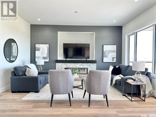 3744 Gee Crescent, Regina, SK - Indoor Photo Showing Living Room