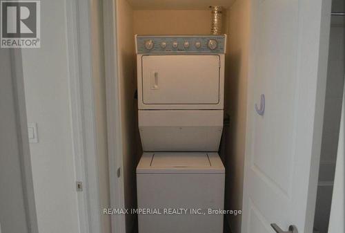 202 - 1070 Progress Avenue, Toronto, ON - Indoor Photo Showing Laundry Room