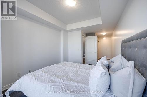 213 - 9201 Yonge Street, Richmond Hill, ON - Indoor Photo Showing Bedroom