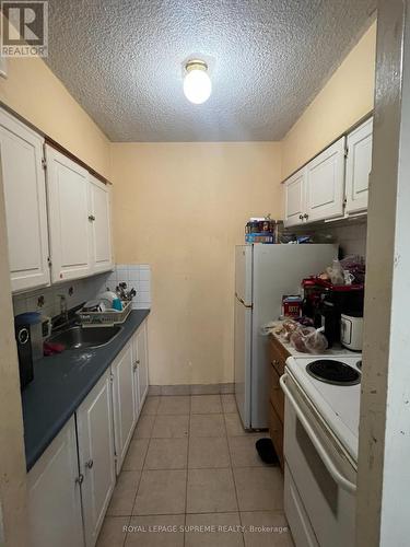 908 - 940 Caledonia Road, Toronto, ON - Indoor Photo Showing Kitchen