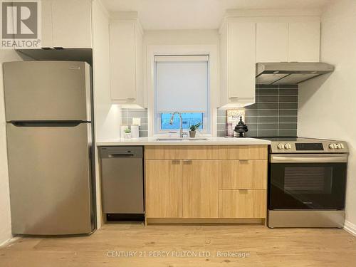 6 - 167 Thirteenth Street, Toronto, ON - Indoor Photo Showing Kitchen