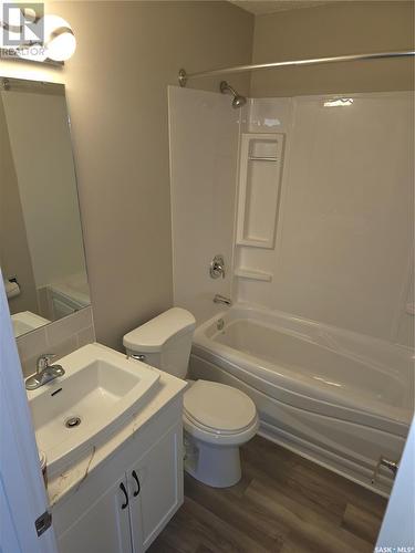 2121&2125 Rothwell Street, Regina, SK - Indoor Photo Showing Bathroom