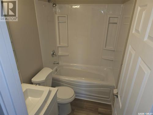 2121&2125 Rothwell Street, Regina, SK - Indoor Photo Showing Bathroom