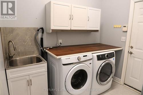 1093 Lamplight Way, Mississauga, ON - Indoor Photo Showing Laundry Room