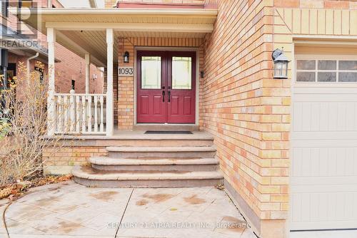 1093 Lamplight Way, Mississauga, ON - Outdoor