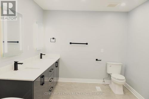 1093 Lamplight Way, Mississauga, ON - Indoor Photo Showing Bathroom