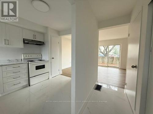 124 - 17 Old Pine Trail, St. Catharines, ON - Indoor Photo Showing Kitchen