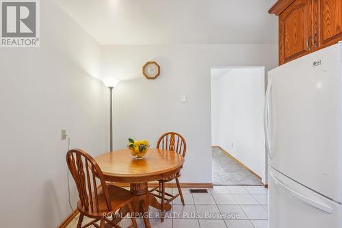 40 Forest Hill Crescent, Hamilton, ON - Indoor Photo Showing Dining Room