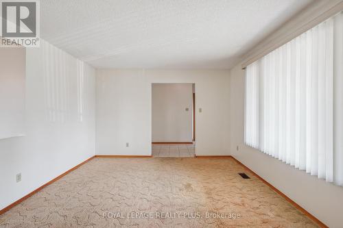 40 Forest Hill Crescent, Hamilton, ON - Indoor Photo Showing Other Room