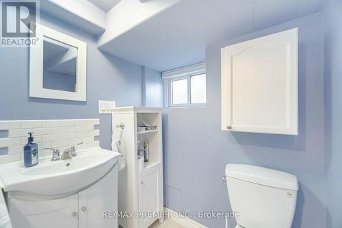 78 Bond Street, Cambridge, ON - Indoor Photo Showing Bathroom