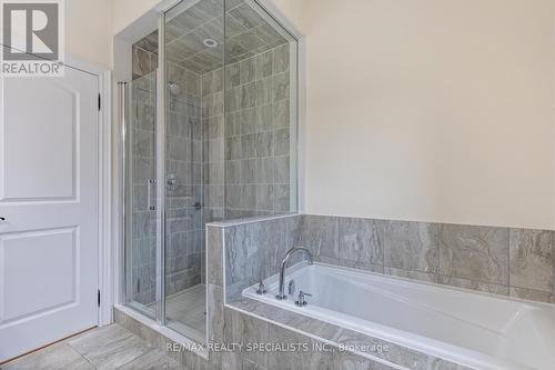 39 New Yorkton Avenue, Markham, ON - Indoor Photo Showing Bathroom