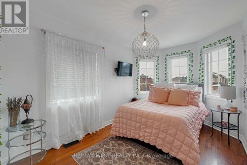 27 Coolspring Crescent, Caledon, ON - Indoor Photo Showing Bedroom