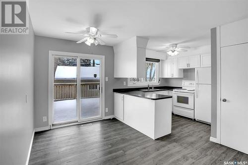 1105 Dover Avenue, Regina, SK - Indoor Photo Showing Kitchen