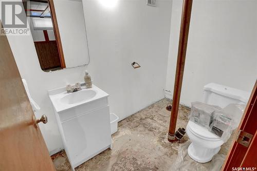 1105 Dover Avenue, Regina, SK - Indoor Photo Showing Bathroom