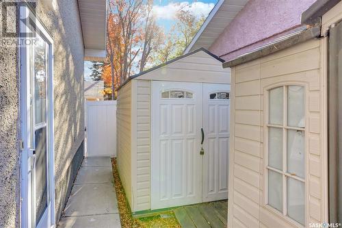 1105 Dover Avenue, Regina, SK - Outdoor With Exterior