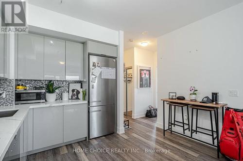 709 - 30 Shore Breeze Drive, Toronto, ON - Indoor Photo Showing Kitchen