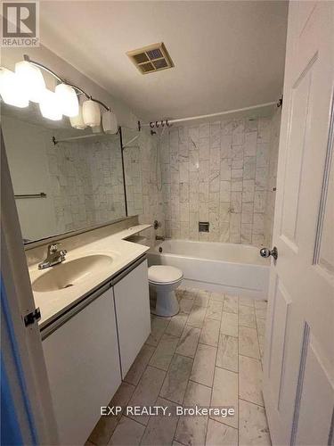 312 - 335 Webb Drive, Mississauga, ON - Indoor Photo Showing Bathroom