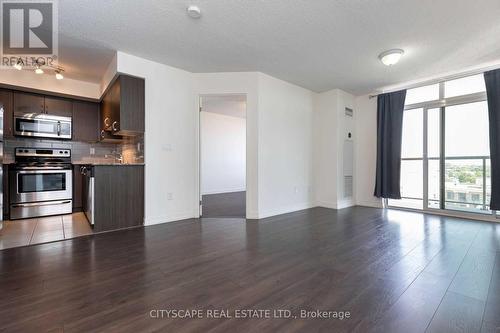 410 - 812 Lansdowne Avenue, Toronto, ON - Indoor Photo Showing Kitchen