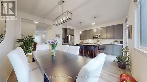 120 Huguenot Road, Oakville, ON - Indoor Photo Showing Dining Room