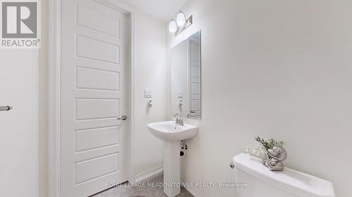 120 Huguenot Road, Oakville, ON - Indoor Photo Showing Bathroom