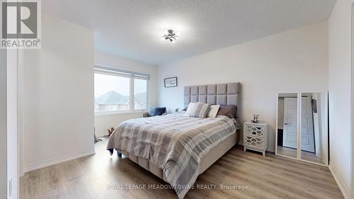 120 Huguenot Road, Oakville, ON - Indoor Photo Showing Bedroom