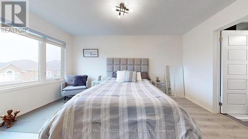 120 Huguenot Road, Oakville, ON - Indoor Photo Showing Bedroom