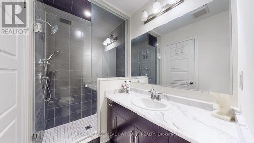 120 Huguenot Road, Oakville, ON - Indoor Photo Showing Bathroom