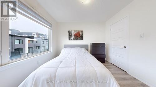 120 Huguenot Road, Oakville, ON - Indoor Photo Showing Bedroom