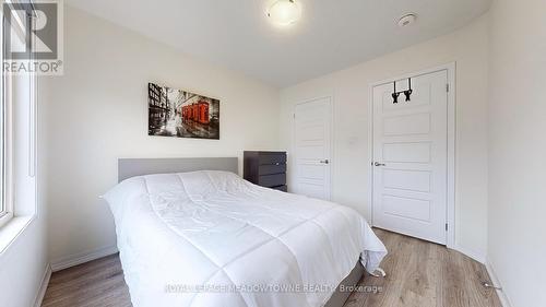 120 Huguenot Road, Oakville, ON - Indoor Photo Showing Bedroom