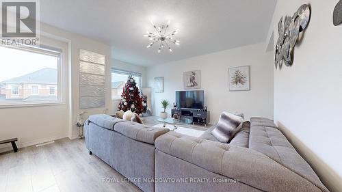 120 Huguenot Road, Oakville, ON - Indoor Photo Showing Living Room