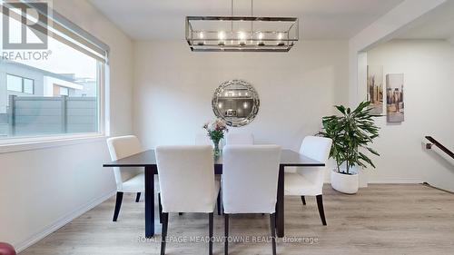 120 Huguenot Road, Oakville, ON - Indoor Photo Showing Dining Room