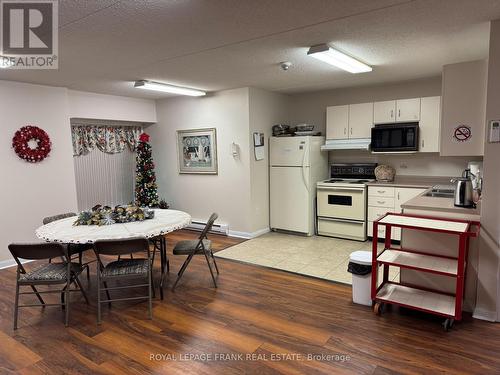 114 - 95 Wellington Street, Clarington (Bowmanville), ON - Indoor Photo Showing Kitchen