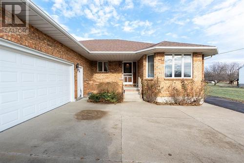 2064 London Line, Sarnia, ON - Outdoor