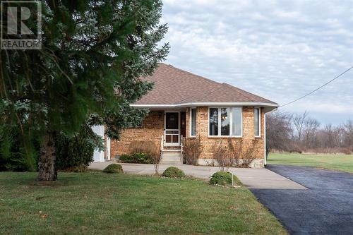 2064 London Line, Sarnia, ON - Outdoor