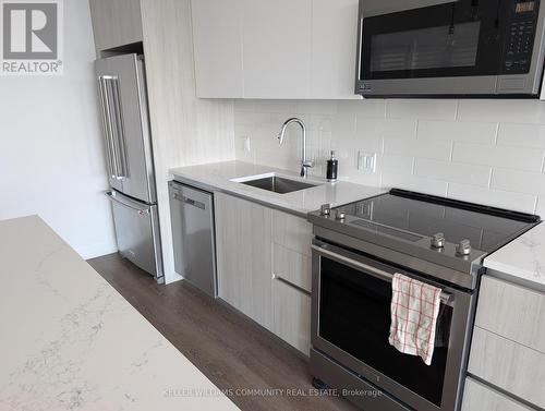 802 - 195 Hunter Street E, Peterborough (Ashburnham), ON - Indoor Photo Showing Kitchen With Upgraded Kitchen