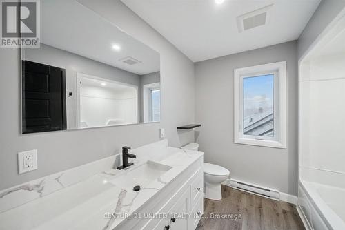 3 - 491 King George Street, Peterborough (Otonabee), ON - Indoor Photo Showing Bathroom